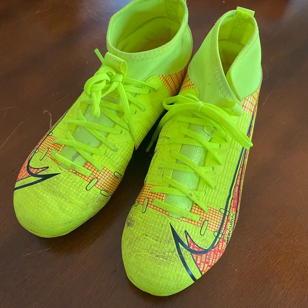NIKE kids cleats - size 3.5Y